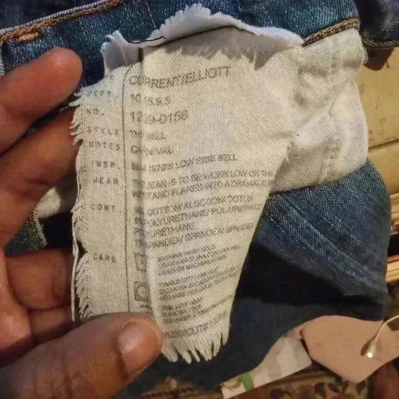 P7037A current Elliot carnival  flared  slim  bell low rise bell  medium wash - Picture 7 of 8